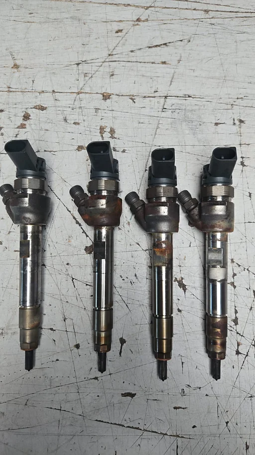 Injector BMW benzine injectie (per stuk)  Motorcode N47N Bosch 0445110503 13538515060 8515060