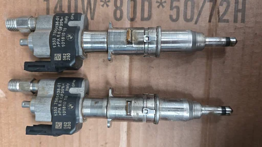 Injector verstuiver benzine injectie N54 N63 BMW 1 / 3 / 5 / 6 / 7 / X5 / X6 / Z4 serie E8x E9x E6x E7x E8x F01 F02 F03 F04 F10 + LCI 1353756513801 13537565138 7565138 13537585261 7585261 (prijs per stuk)