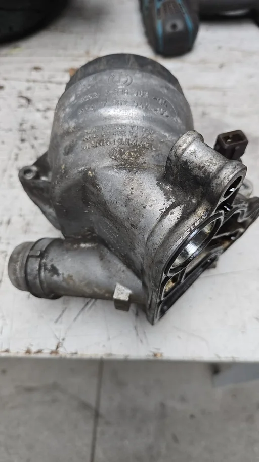 Oliefilterhuis met oliekoeler N54 BMW 11427516383 7516383 11427564892 7564892