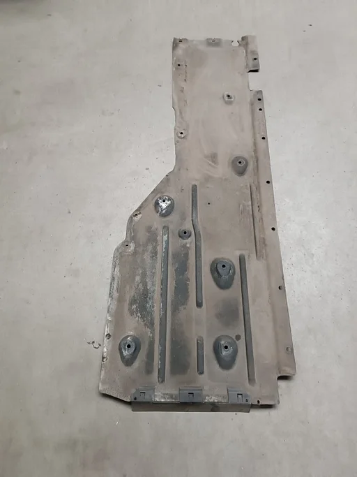Bodemplaat onderplaat rechts lang kunstof BMW 3 / X1 serie E90 E91 + LCi E84 51757059392 7059392