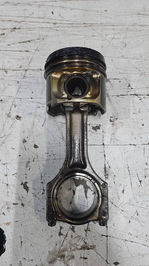 Drijfstang met zuiger 911 N57 BMW 3 / 5 / 7 / X3 / X5 / X6 serie E7x E9x F1x F01 F02 F25 11248508023 8508023