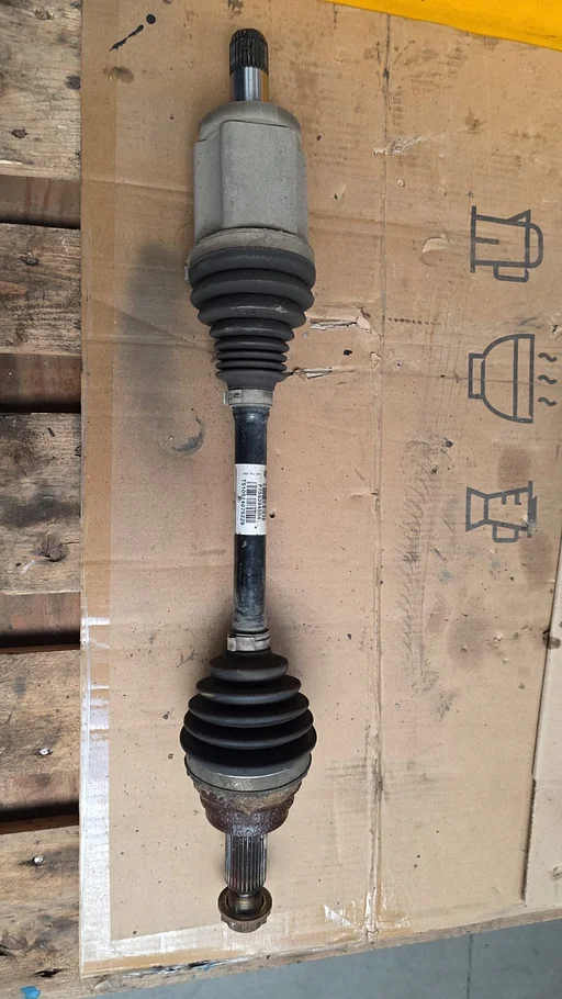 Aandrijfas links voorzijde BMW X5 / X6 E70 F15 E71 E72 F16 31607553945 7553945 31607622883 7622883 31607545125 7545125