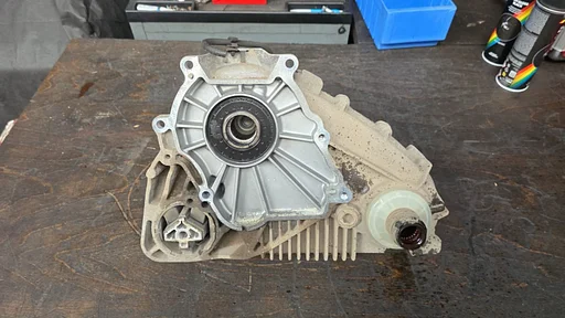 Tussenbak Verdeelbak ATC700 M57 BMW 27107574777 7574777 27107599886 7599886