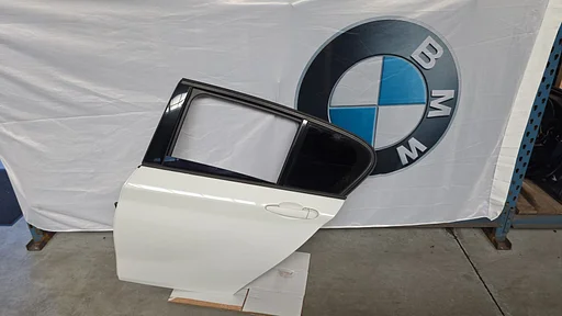 Deur portier achter links BMW 1 serie F20 + LCI Alpinweiss 300 getiente ramen 41527284515 7284515 41525A2A397 5A2A397