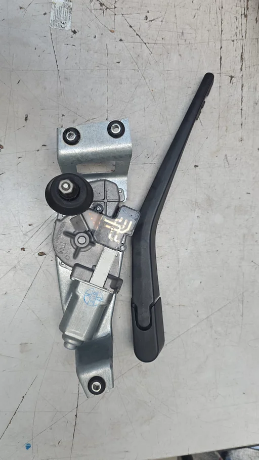 Achter Ruitenwisser motor met wisserarm BMW 1 serie F20 F21 67637258532 7258532