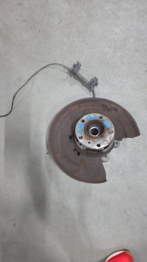 Fusee rechtsachter BMW 1 serie F20 F21 3.0i M135i 33326792516 6792516
