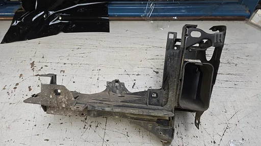 Koplamphouder links BMW 5 serie F10 F11 + LCI 51647200793 7200793