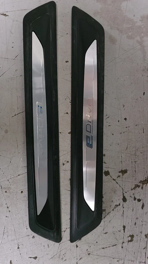 Instaplijsten E Drive set voor links en rechts BMW 3 serie F30 LCI 51477407967 7407967
