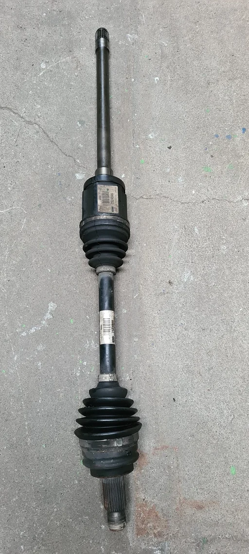 Aandrijfas rechts voorzijde BMW X3 serie E83 31607524046 7524046