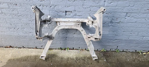 Vooras subframe BMW 7 serie E65 E66 6782457