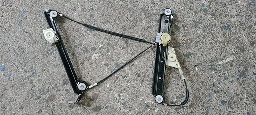 Raammechanism rechts voor BMW 1 serie E81 E82 E88 51337165596 7165596