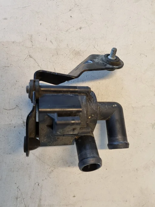 Extra circulatie waterpomp BMW 5 serie F10 F11 F07 F06 9167206