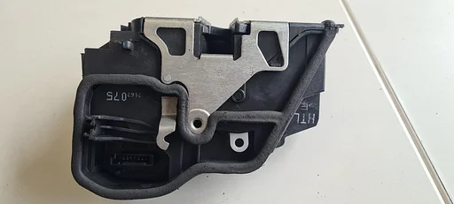 Deurslot electrisch rechts achter binnenzijde deur BMW E8x F2x F9x F10 F11 E65 E66 X1 X3 X5