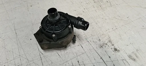 Extra circulatie waterpomp BMW 3 Serie F30 LCI 330e 8638239