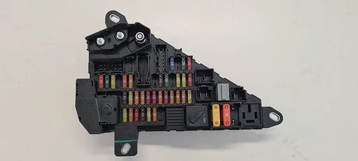 Zekeringkast achterzijde BMW 5 / 6 serie E60 E61 E63 E64 61146906588 6906588 61149138830 9138830 61146906558 6906558 61146906618 6906618