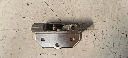 Cabriokap Vergrendeling Slot links Bodemplaat Bestuurderszijde BMW 3 / 6 serie E46 E64 8204285