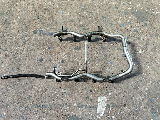 Injectie rail brandstof gallerij BMW 7 serie E38 voor motorcode  M62 B44   1433516