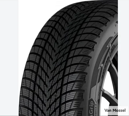 Goodyear Ultra Grip Performance + 215/45/R20 95T XL 4824