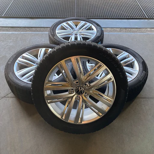 VW Tiguan Pirelli Sottozero Winter 210 Serie 2 235/50/R19 103H