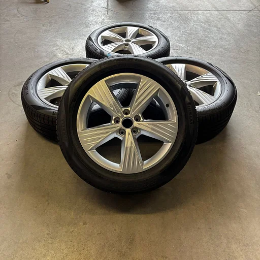 Audi Q4 E-tron Pirelli Scorpion 235/55/R19 101T 255/50/R19 103T
