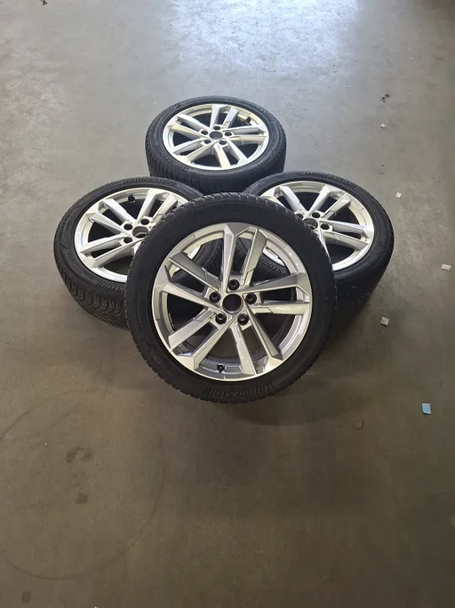 Audi A3 Bridgestone Blizzak LM005 205/50/R17 93H
