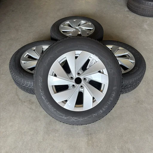 VW Tiguan Vredestein Wintrac Pro 215/65/R17 99H