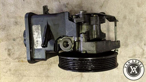 Bmw 5 Serie E60 E61 m57  Stuurpomp stuurbekrachtigingspomp 6783431