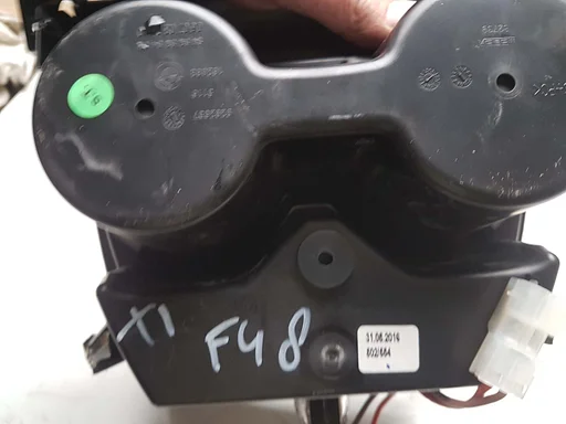 Bmw x1 f48 midden console met bekerhouder