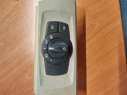 Lichtschakelaar E93 6932796