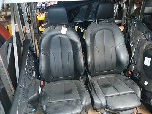 Bmw 2 f46 zwart leder sport interieur 7 personen