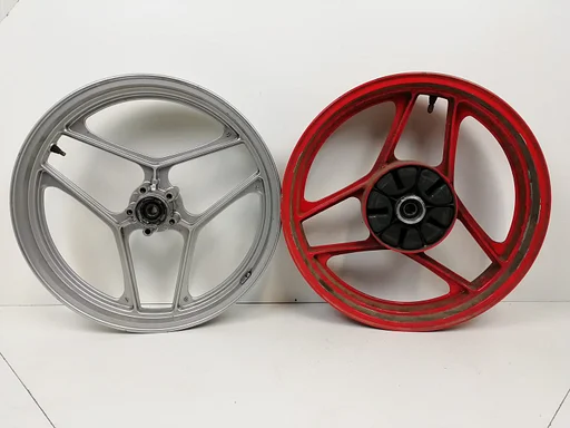 Velgen Suzuki GSX-R 1985 t/m 1987 slabby slabside velg 1 wiel wielen GSXR rim rims