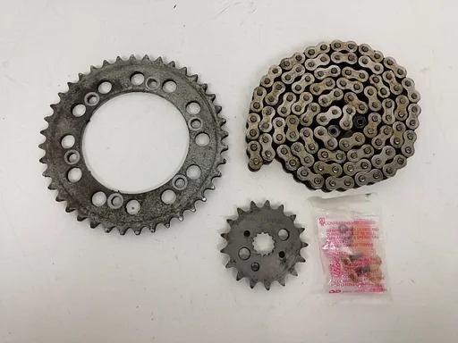 Kettingset Suzuki GSX1300R Hayabusa 1999 - 2007 GSX 1300 GSXR1300 ketting GSX1300