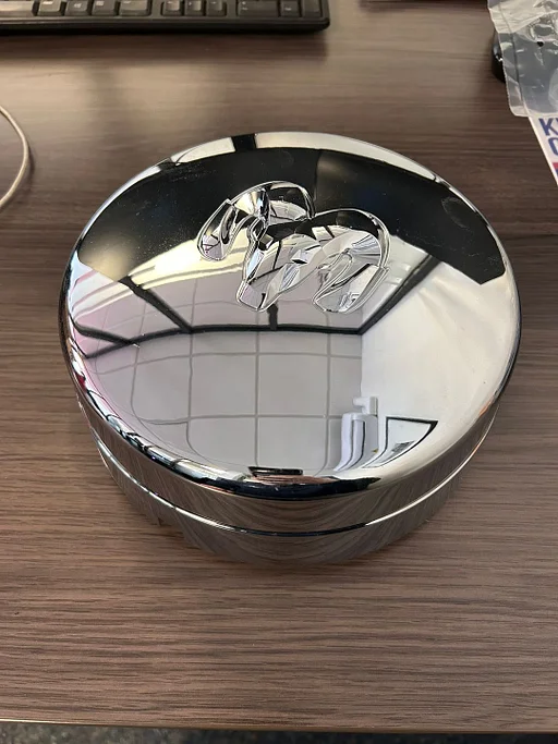 Dodge Ram 3500 center cap wieldop chrome - #52106877AA