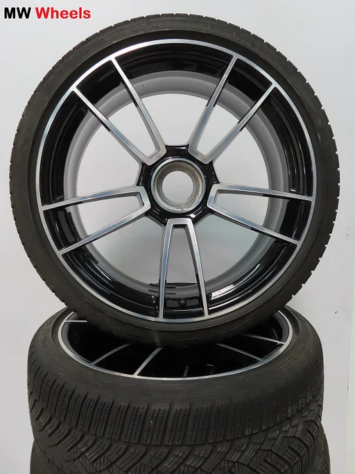 Originele Porsche 911 992 Turbo 21 inch velgen winterbanden