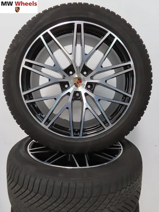 Porsche Cayenne SUV 2024 21 inch velgen winterbanden demoset