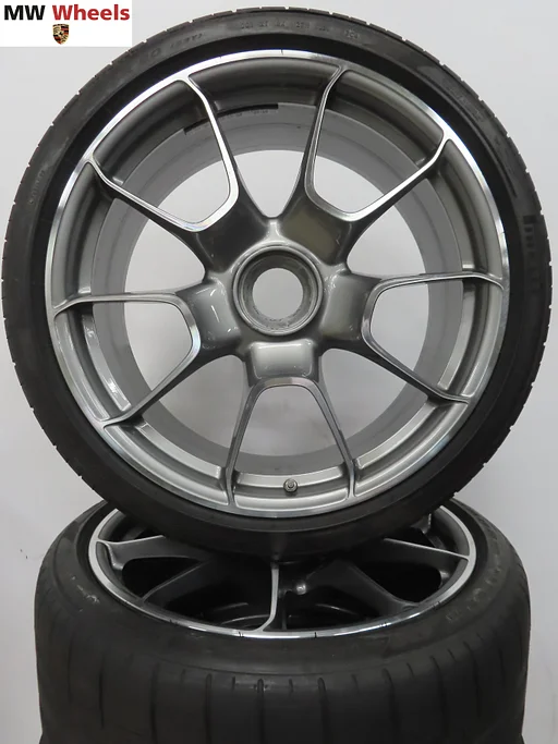 Originele Porsche 992 911 Turbo S 21 inch velgen zomerbanden