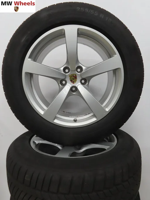 Originele Porsche Macan 18 inch velgen met winterbanden demo