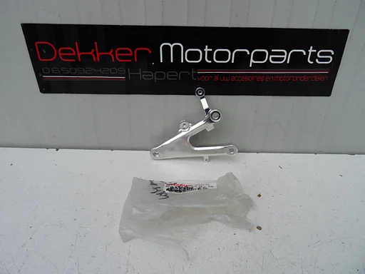 Rechter Schetsplaat / Voetsteun deel Yamaha YZF R6 2003-2005