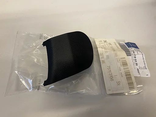 NEU NOS Abdeckung gurtbefestigung linker Sitz schwarz für Mercedes-Benz W204 C209