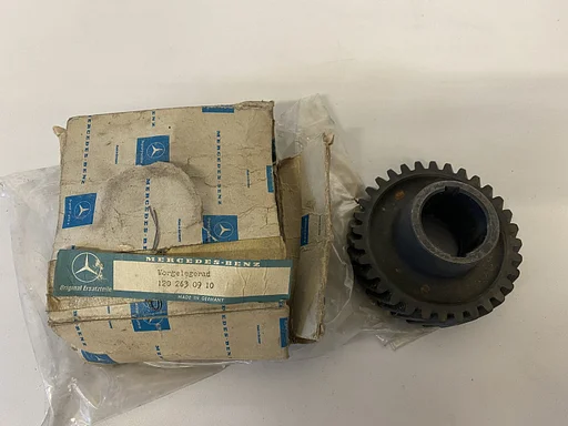 NOS tandwiel vierde versnelling Mercedes-Benz W110 W120 W121