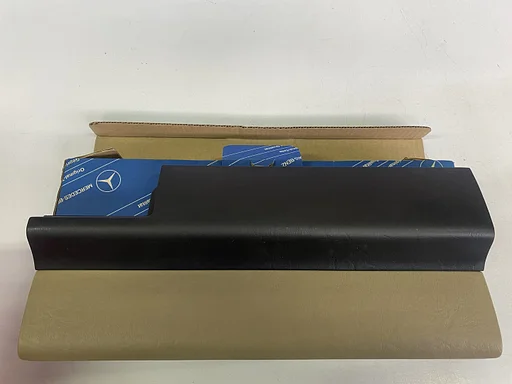 NEU NOS Handschuhkastendeckel creme für Mercedes-Benz W124