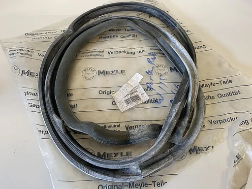 NEU NOS Türdichtung vorne rechts für Mercedes-Benz W114 W115 /8