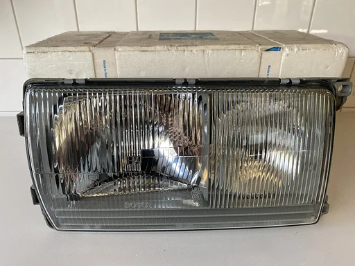 NEU NOS Scheinwerfer / Leuchteinheit rechts Bosch H4 für Mercedes-Benz W123