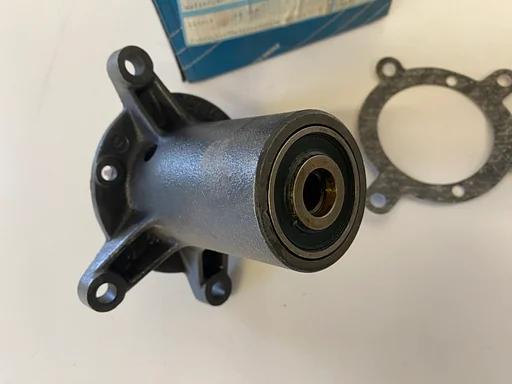 NOS waterpomp Mercedes-Benz W601 W602 W611 T1 TN W460 W631