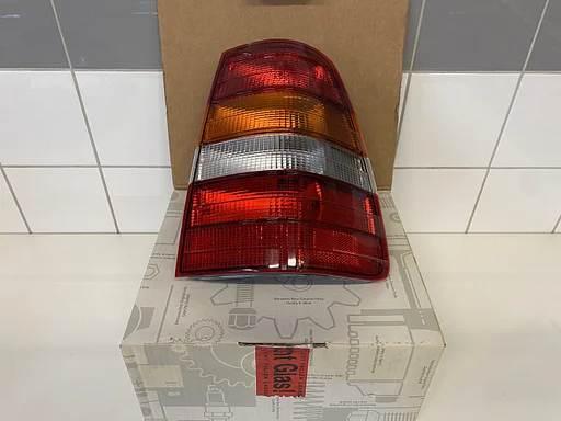 NOS achterlicht rechts voor Mercedes-Benz W124 T-model S124 USA