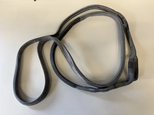 NEU Türdichtung hinten rechts für Mercedes-Benz W123 Limousine original