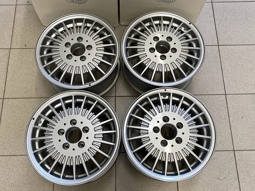 UNIEK NOS set van 4 speedline velgen Mercedes-Benz W201