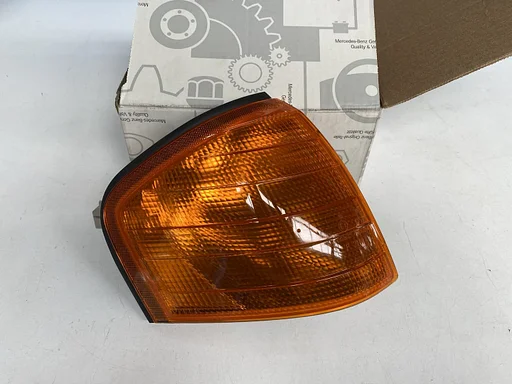 NEU NOS Blinker rechts Bosch für Mercedes-Benz W202 S202 C-Klasse