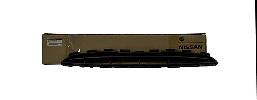 Nissan Micra (11/10-6/13) (K13) grille boven (niet bij chromelijst) Origineel! 623121HA0A