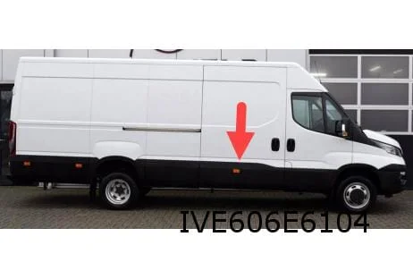 Iveco Daily (5/14-) stootlijst Rechts schuifdeur (L4 / bij breedtelicht) Origineel! 5801811170